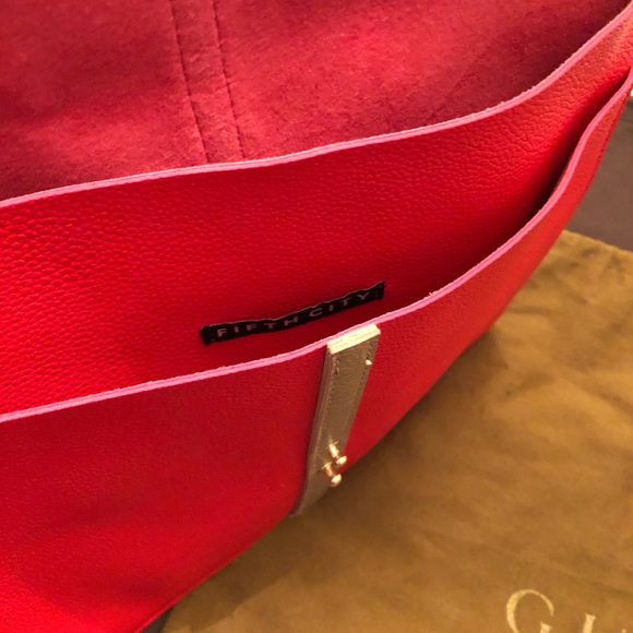 CASE - Picture 4 of 14